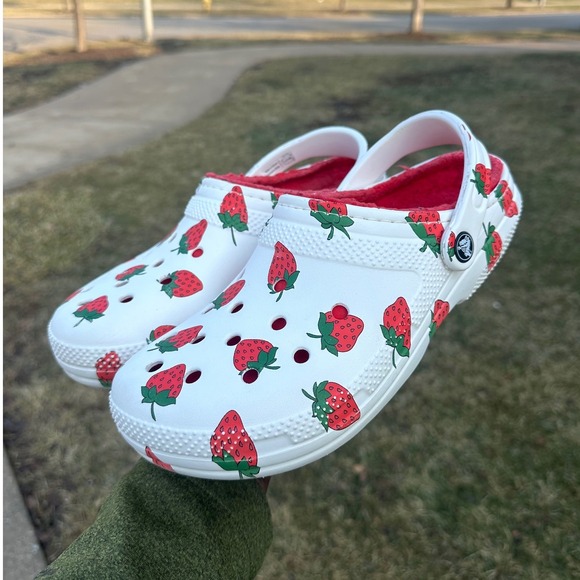 Crocs Adult Classic Lined Strawberry Print Clogs Size M7 W9 White Red Shoes - Picture 7 of 11
